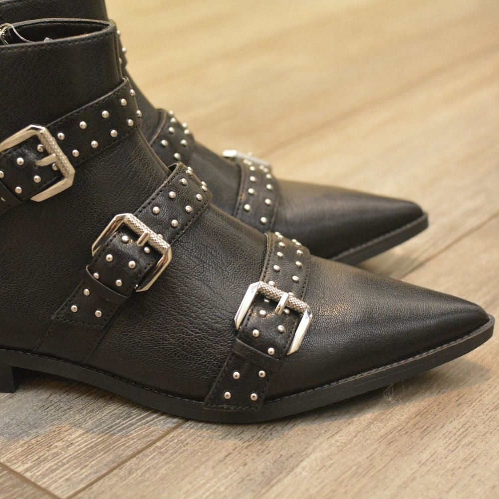 Nine West Seraphim Pointy Toe Boots Size 7